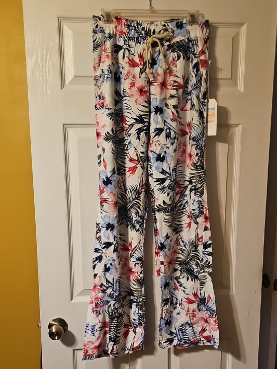 Cali1850 Pants - Tropical-Print Wide Leg Pants - White with Blue & Pink Floral